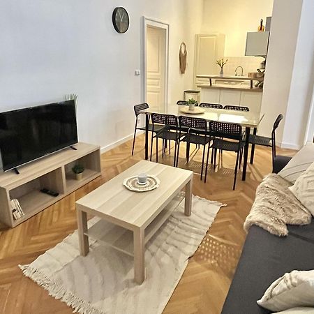 Apartment Mia - Old Town, Ac Bratislava Buitenkant foto