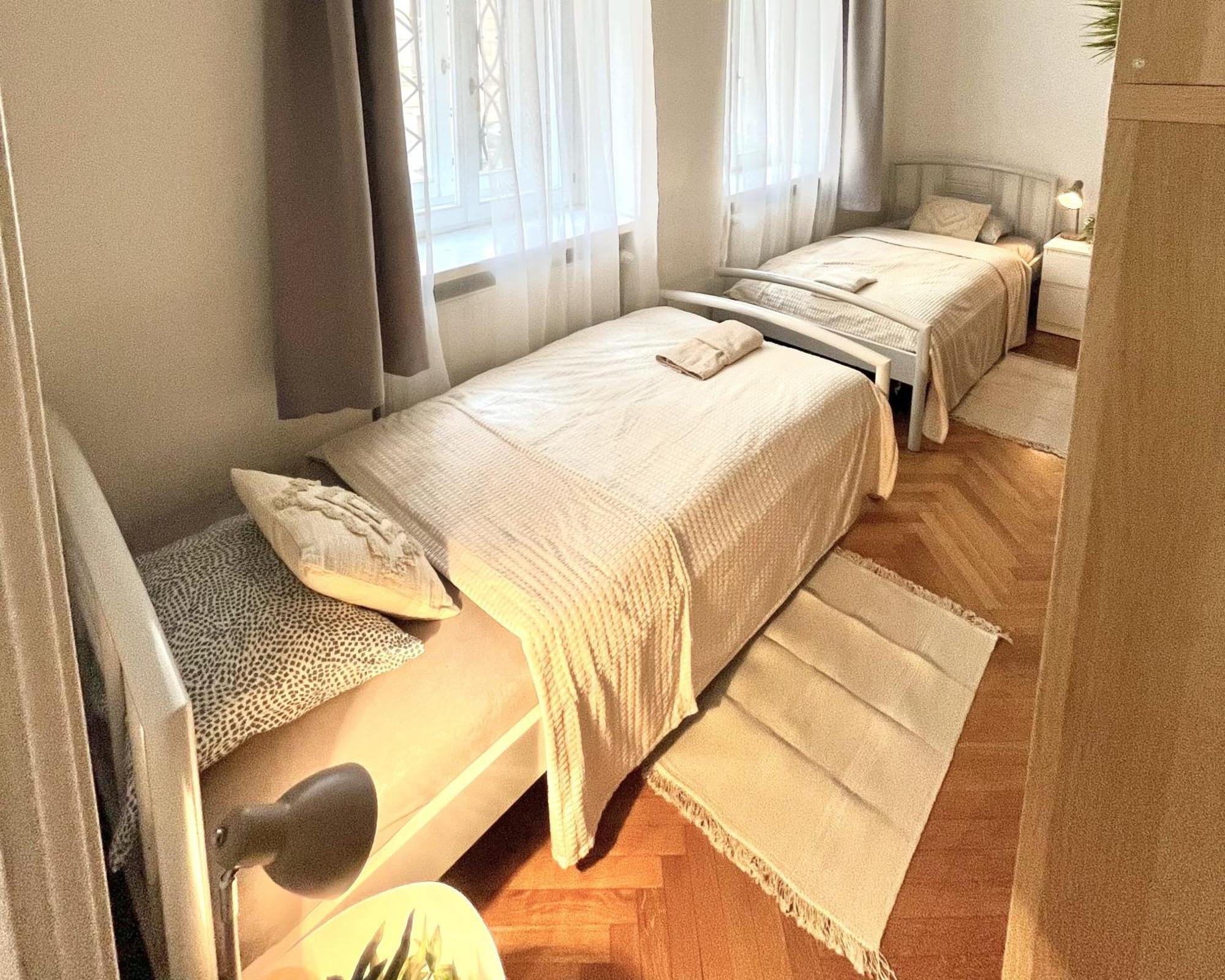 Apartment Mia - Old Town, Ac Bratislava Buitenkant foto